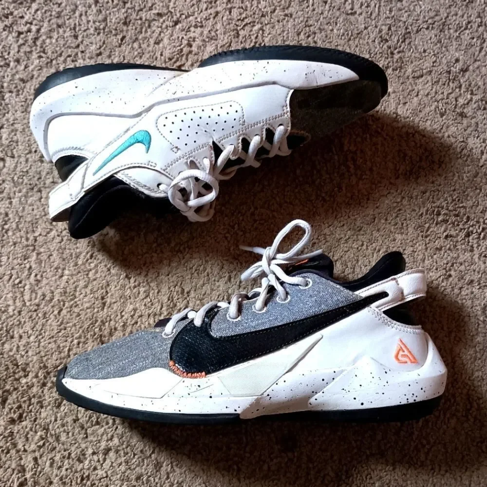Nike Zoom Freak 2 Giannis Sneakers Youth 6.5 CW3227-101 PRE-OWNED